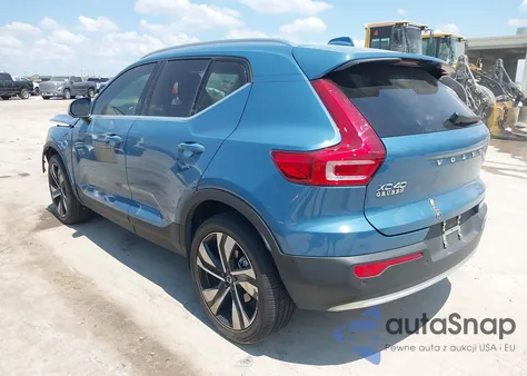 2023 Volvo Xc40 B5 Ultimate Bright Theme z USA, uszkodzony, nr VIN YV4L12UF8P2085671